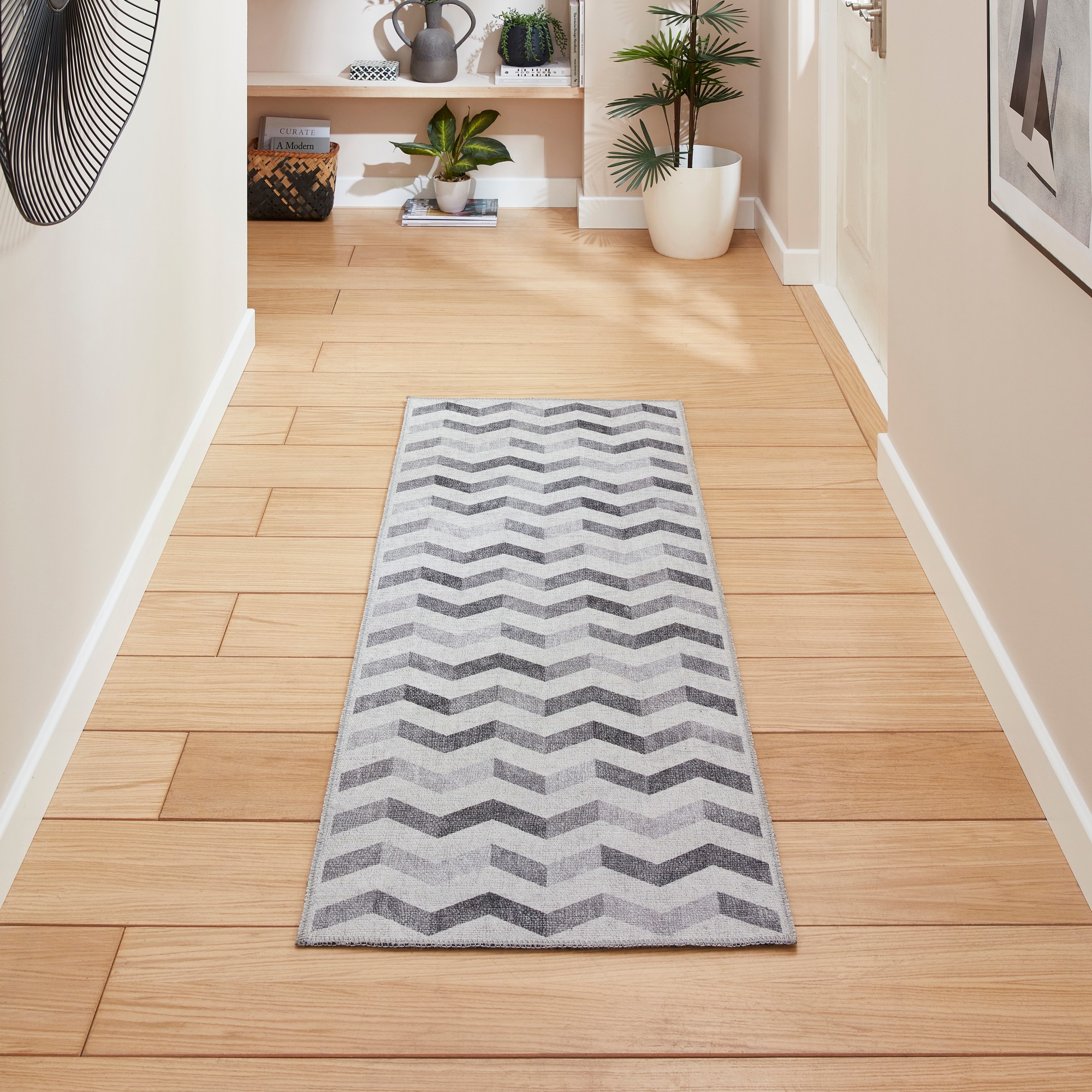 Coral H1059 Modern Washable Chevron Runner Rugs In Grey